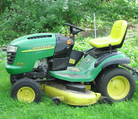 John Deere lawn tractor